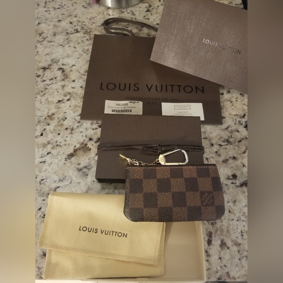 💯Authentic LV Coin/Card Pouch/Key Cles - Damier Ebene - Picture 3 of 10